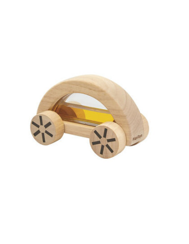 Cotxe de fusta amb aigua de color groc