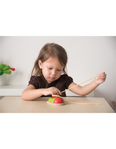 Aprèn a lligar els cordons PlanToys | Sabata educativa de fusta